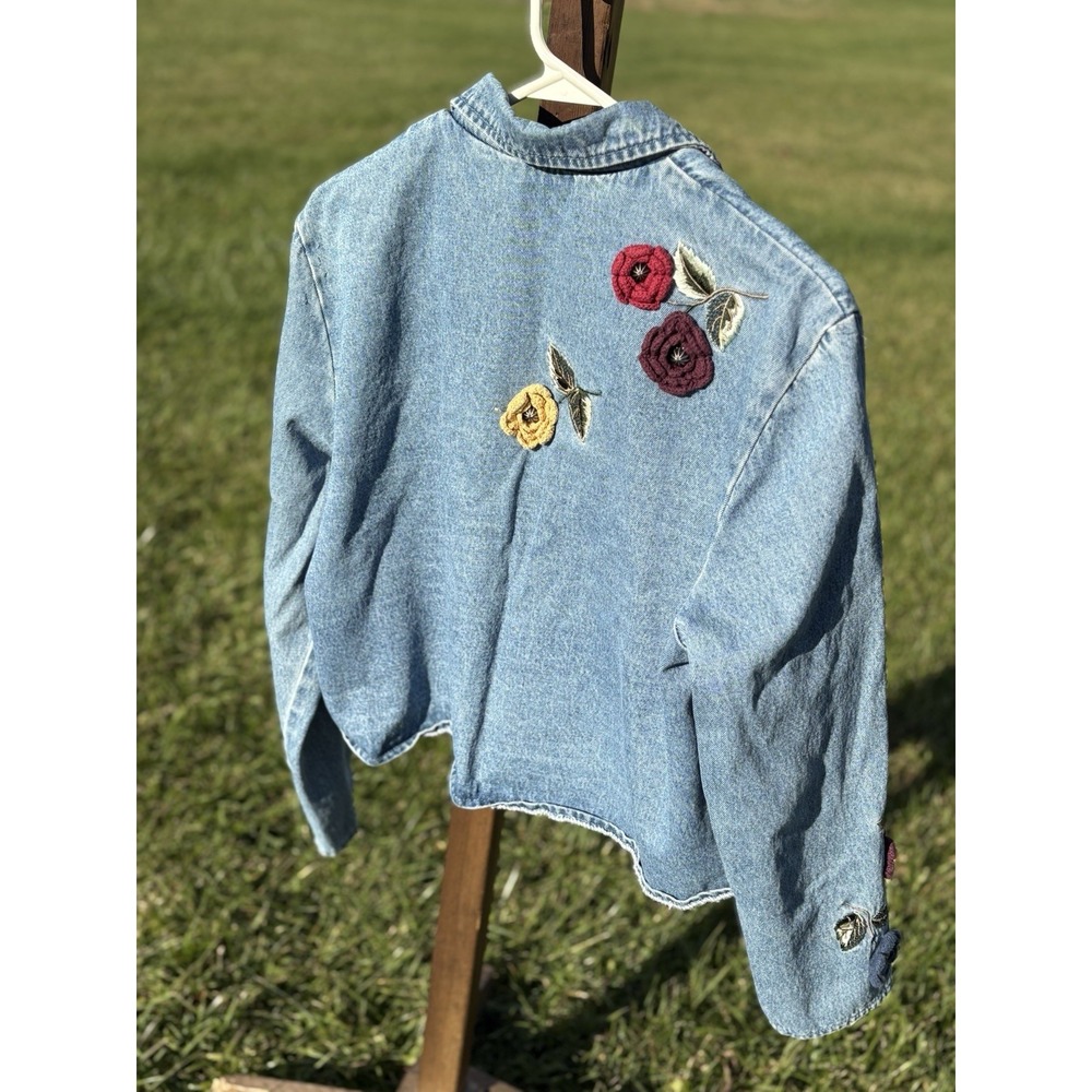 Vtg Blue Jean Denim Jacket with Floral Embroidery Size M Boho Hippie Buttons - Picture 7 of 14